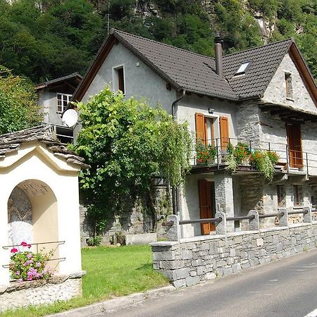 Casa Fontanella Villa Brione  Exteriör bild