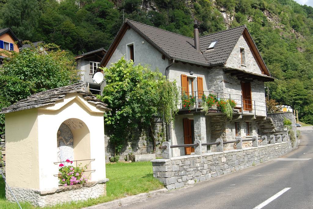 Casa Fontanella Villa Brione  Exteriör bild